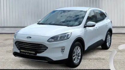 Gebraucht Ford Kuga Titanium 150 PS (110 kW) 2022 Frozen white SUV