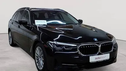 Gebraucht BMW 520 Sport Line 163 PS (119 kW) 2022 Schwarz uni Kombi