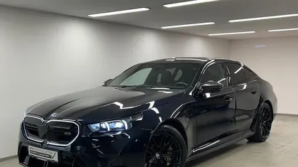 Gebraucht 2025 BMW M5 Comfort Edition Limousine | 136.850 € (Fairer Preis)