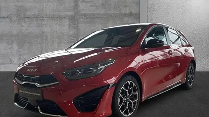 Rot Gebraucht 2023 Kia Ceed GT GT-Line Limousine | 24.490 € (Guter Preis)