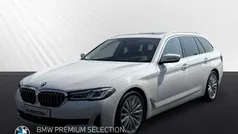 Weiss Gebraucht 2021 BMW 530 Luxury Line Kombi | 38.898 € (Fairer Preis)
