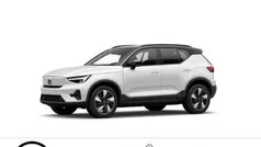 Crystal white / metallic Gebraucht 2024 Volvo XC40 Plus SUV | 44.880 € (Fairer Preis)