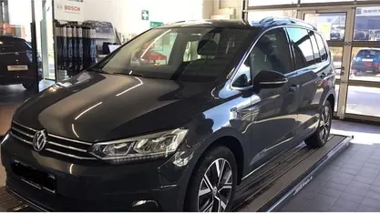Gebraucht VW Touran Highline 150 PS (110 kW) 2020 Grau Van / Kleinbus