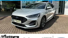 Silber Gebraucht 2023 Ford Focus ST-Line X Limousine | 23.690 € (Fairer Preis)