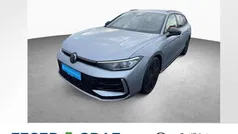 Oyster silver metallic Gebraucht 2024 VW Passat R-line Kombi | 38.450 € (Fairer Preis)