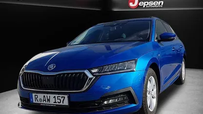 Raceblau met. raceblau met. Gebraucht 2023 Skoda Octavia Tour Kombi | 27.970 € (Fairer Preis)