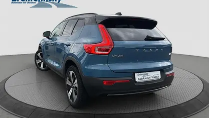Gebraucht Volvo XC40 Plus 169 kW (231 PS) 2023 Fjord blue (blau) SUV