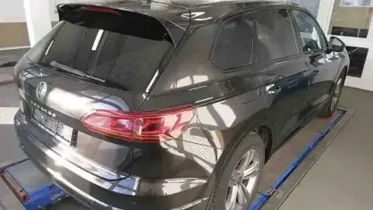 Gebraucht VW Touareg R-line 286 PS (210 kW) 2022 Tamarindenbraun metallic SUV
