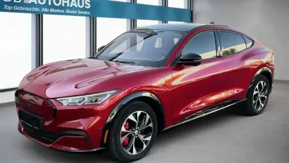 Second-hand Ford Mustang Mach-E 258 kW (351 CP) 2023 Roșu SUV