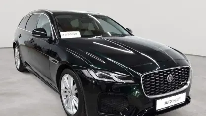 Gebraucht Jaguar XF Sportbrake R-Dynamic 204 PS (150 kW) 2022 British racing green Kombi
