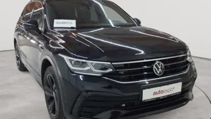 Gebraucht VW Tiguan Allspace R-line 200 PS (147 kW) 2022 Deep black perleffekt SUV