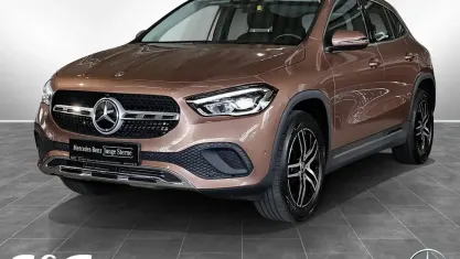 Gebraucht Mercedes GLA200 Progressive 163 PS (119 kW) 2022 Roségold SUV