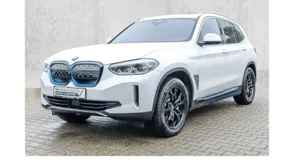 Gebraucht BMW iX3 Impressive 210 kW (286 PS) 2021 Weiß SUV
