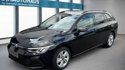 Begagnad VW Golf VIII Life 116 HK (85 kW) 2023 Svart Kombi