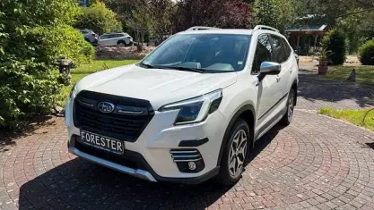 Gebraucht Subaru Forester Active 150 PS (110 kW) 2023 Weiß (crystal white pearl) SUV