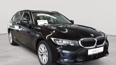 Saphirschwarz metallic Gebraucht 2022 BMW 318 Advantage Kombi | 20.990 € (Superpreis)