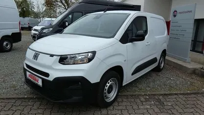 Gelato weiß Gebraucht 2024 Fiat Doblò Van / Kleinbus | 22.800 € (Fairer Preis)