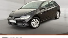 2t deep black perleffekt (metallic) Gebraucht 2023 VW Polo Style Limousine | 20.990 € (Guter Preis)