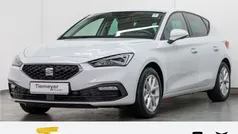Weiß Gebraucht 2022 Seat Leon Style Kleinwagen | 17.270 € (Fairer Preis)