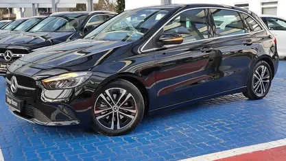 Unilack nachtschwarz Gebraucht 2024 Mercedes B200 Progressive Van / Kleinbus | 27.980 € (Guter Preis)