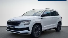 Moonweiss metallic Gebraucht 2025 Skoda Karoq SportLine SUV | 33.580 € (Fairer Preis)