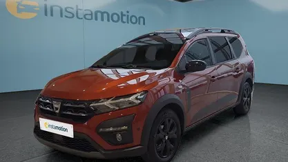 Braun Gebraucht 2022 Dacia Jogger Extreme Van / Kleinbus | 15.449 € (Fairer Preis)