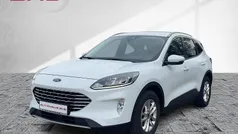 Frostweiß (weiß) Gebraucht 2022 Ford Kuga Titanium SUV | 30.450 € (Fairer Preis)