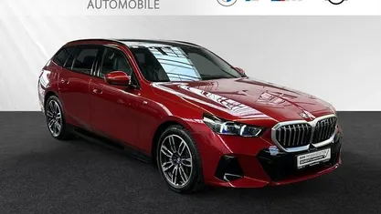 Fire red metallic Gebraucht 2025 BMW i5 M Sport Limousine | 60.900 € (Fairer Preis)