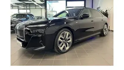 Usata BMW 750e M Sport 489 CV (359 kW) 2024 Nero Berlina