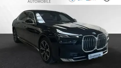 Gebraucht BMW i7 Comfort Edition 400 kW (544 PS) 2025 Saphirschwarz metallic Limousine