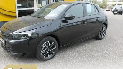 Begagnad Opel Corsa 101 HK (74 kW) 2025 Svart Halvkombi