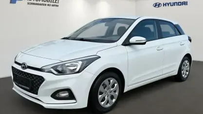 Gebraucht Hyundai i20 Select 75 PS (55 kW) 2019 Weiß Kleinwagen