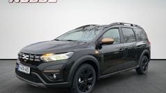 Perlmuttschwarz metallic Gebraucht 2024 Dacia Jogger Extreme Van / Kleinbus | 21.900 € (Fairer Preis)