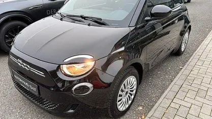 Gebraucht 2022 Fiat 500e Action | 27.490 €