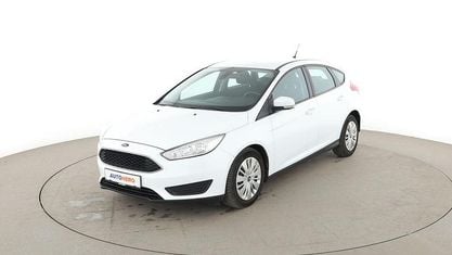 Gebraucht Ford Focus Trend 120 PS (88 kW) 2015 Weiß Limousine