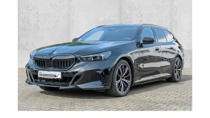 Gebraucht BMW 550e M Sport 489 PS (359 kW) 2025 Schwarz Kombi