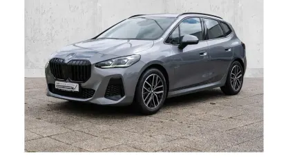 Gebraucht BMW 220 Active Tourer M Sport 156 PS (114 kW) 2025 Grau Van / Kleinbus