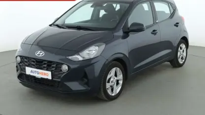 Gebraucht Hyundai i10 Trend 67 PS (49 kW) 2021 Grau Kleinwagen