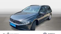 Grau Gebraucht 2022 VW Passat Basis Kombi | 22.777 € (Fairer Preis)