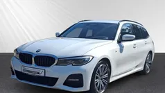 Weiss Gebraucht 2021 BMW 320 M Sport Kombi | 30.990 € (Fairer Preis)