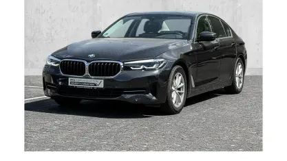 Gebraucht BMW 520 Sport Line 184 PS (135 kW) 2023 Sophistograu brillanteffekt Limousine