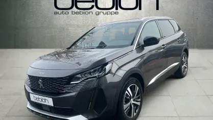 Gebraucht Peugeot 5008 Allure 131 PS (96 kW) 2024 Metfa platinium grau SUV