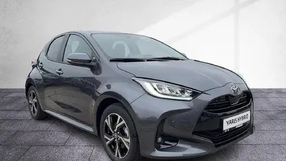 Marlingrau Neu 2025 Toyota Yaris Hybrid Limousine | 27.790 € (Fairer Preis)