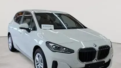 Gebraucht BMW 218 Active Tourer Performance 150 PS (110 kW) 2023 Alpinweiß Van / Kleinbus