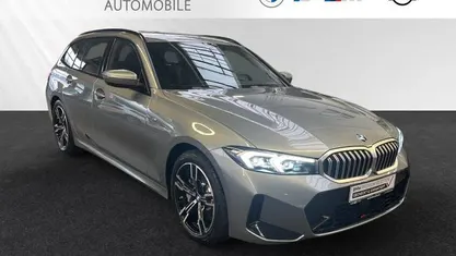 Skyscraper grau Gebraucht 2024 BMW 330 Efficient Dynamics Kombi | 37.564 € (Superpreis)