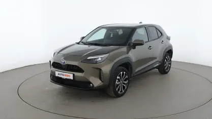 Gebraucht Toyota Yaris Cross Team 116 PS (85 kW) 2023 Gold SUV