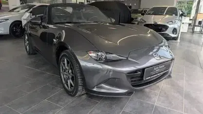 Käytetty Mazda MX5 Selection 132 HP (97 kW) 2022 Harmaa Avoauto