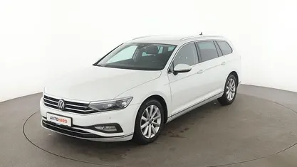 Weiß Gebraucht 2021 VW Passat Elegance Kombi | 21.130 € (Fairer Preis)