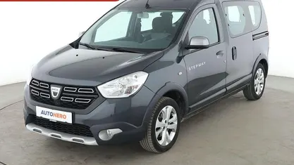 Grau Gebraucht 2019 Dacia Dokker Stepway Van / Kleinbus | 13.570 € (Fairer Preis)