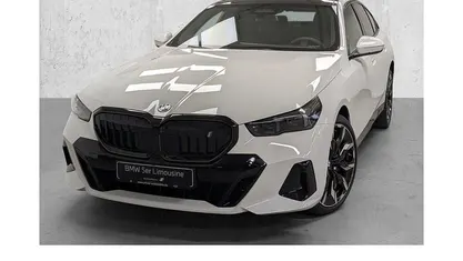 Weiß Neu 2025 BMW i5 M Sport Limousine | 78.490 € (Fairer Preis)